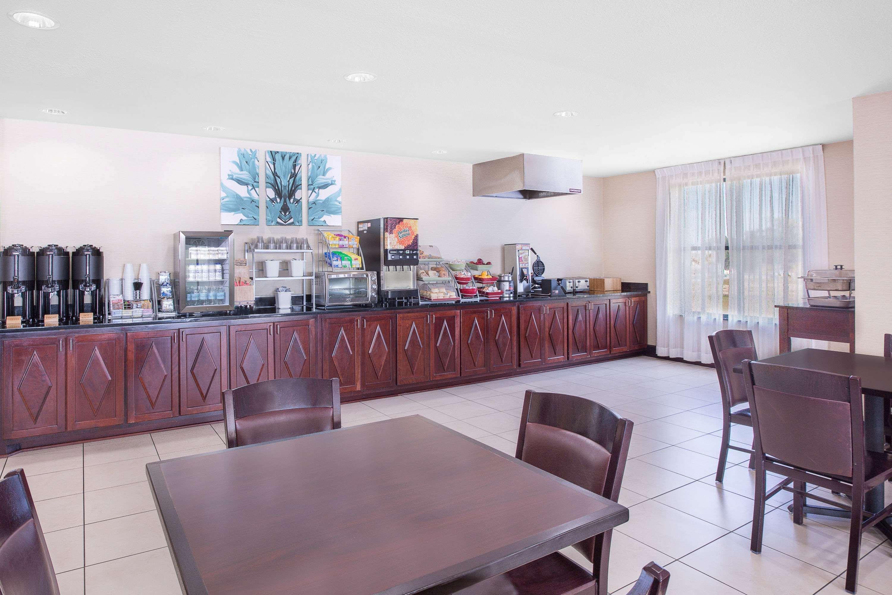 Holiday Inn Express - Gulfport Beach By Ihg Zewnętrze zdjęcie
