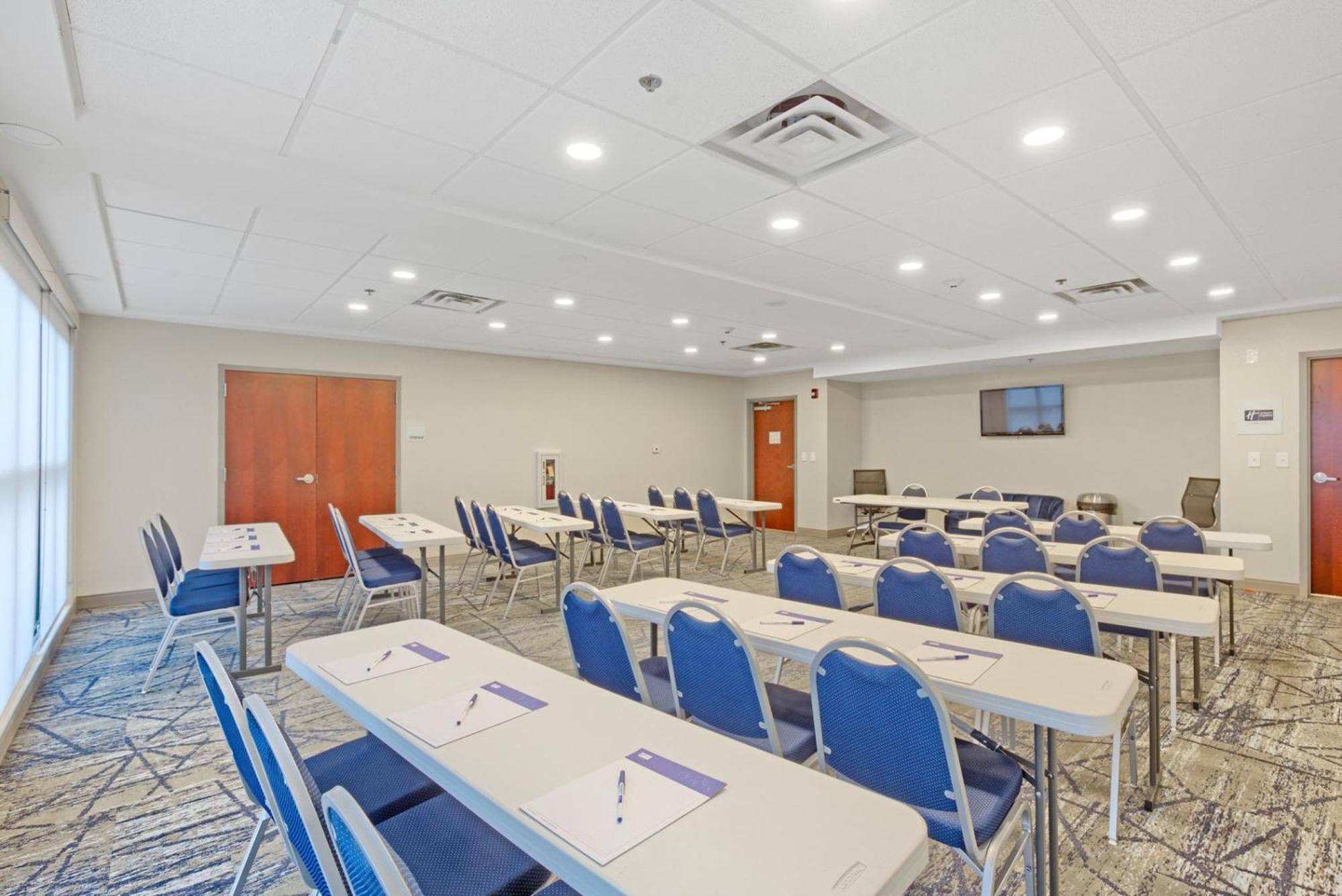 Holiday Inn Express - Gulfport Beach By Ihg Zewnętrze zdjęcie