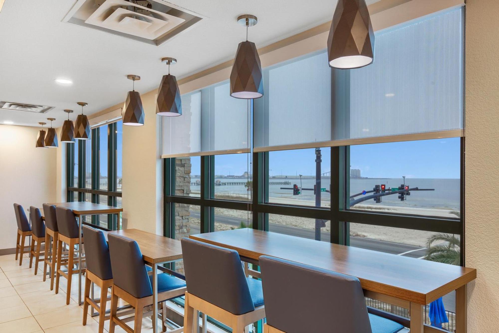 Holiday Inn Express - Gulfport Beach By Ihg Zewnętrze zdjęcie