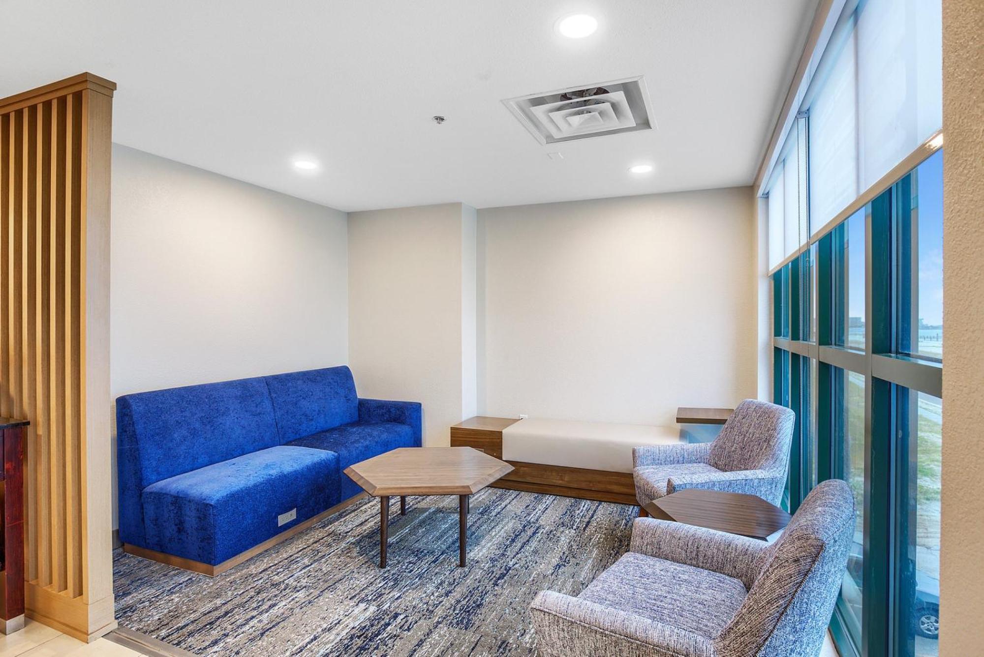 Holiday Inn Express - Gulfport Beach By Ihg Zewnętrze zdjęcie