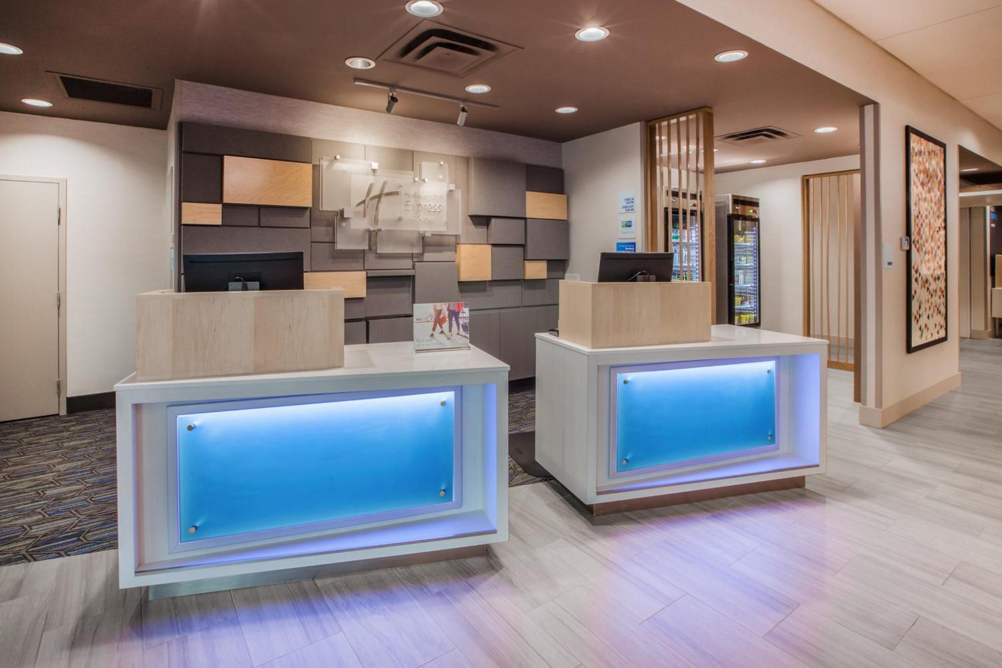 Holiday Inn Express - Gulfport Beach By Ihg Zewnętrze zdjęcie