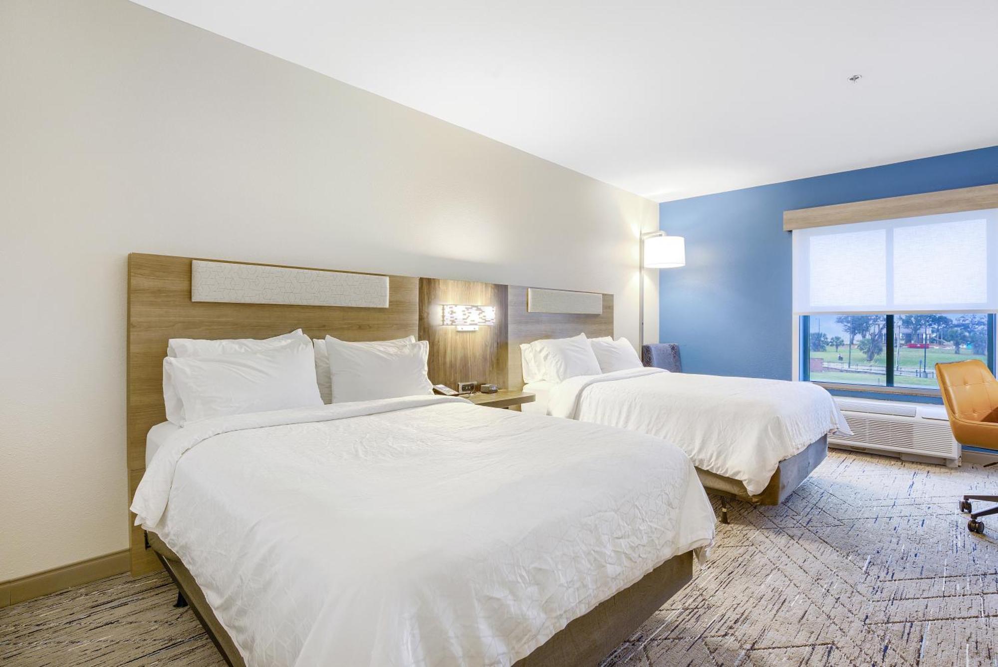 Holiday Inn Express - Gulfport Beach By Ihg Zewnętrze zdjęcie