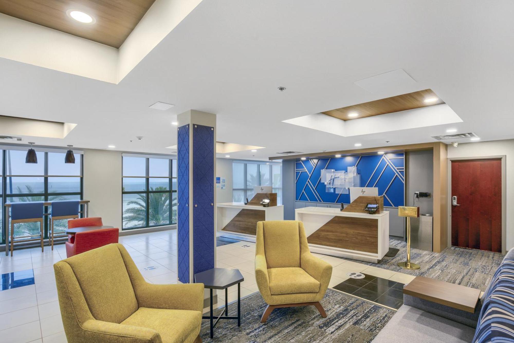 Holiday Inn Express - Gulfport Beach By Ihg Zewnętrze zdjęcie