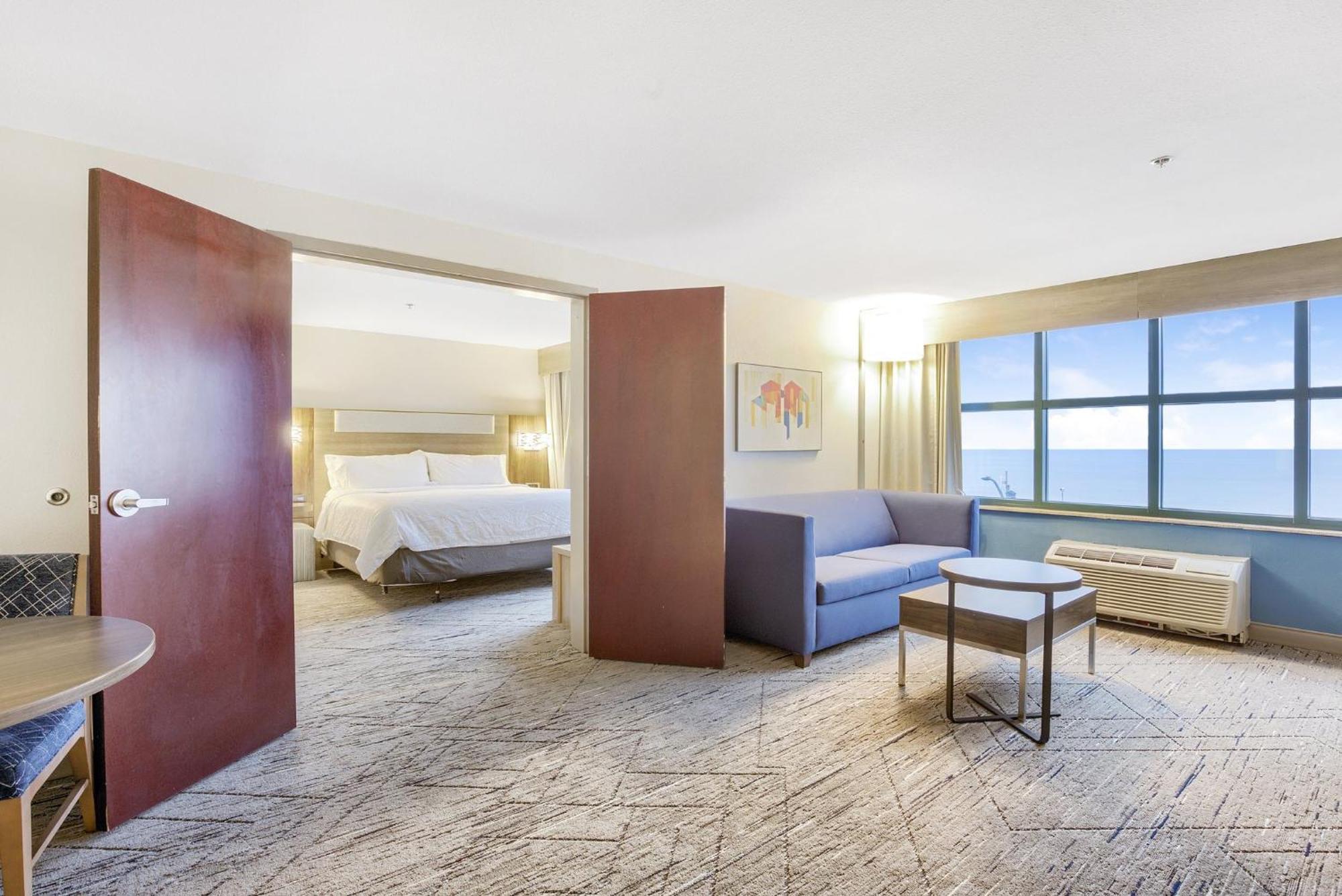 Holiday Inn Express - Gulfport Beach By Ihg Zewnętrze zdjęcie